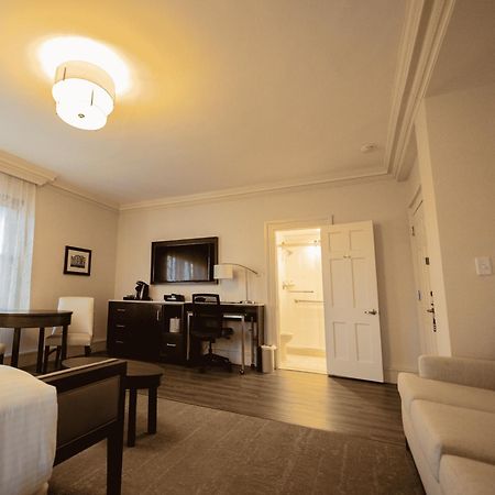 The Albion Summit Hotel Екстериор снимка