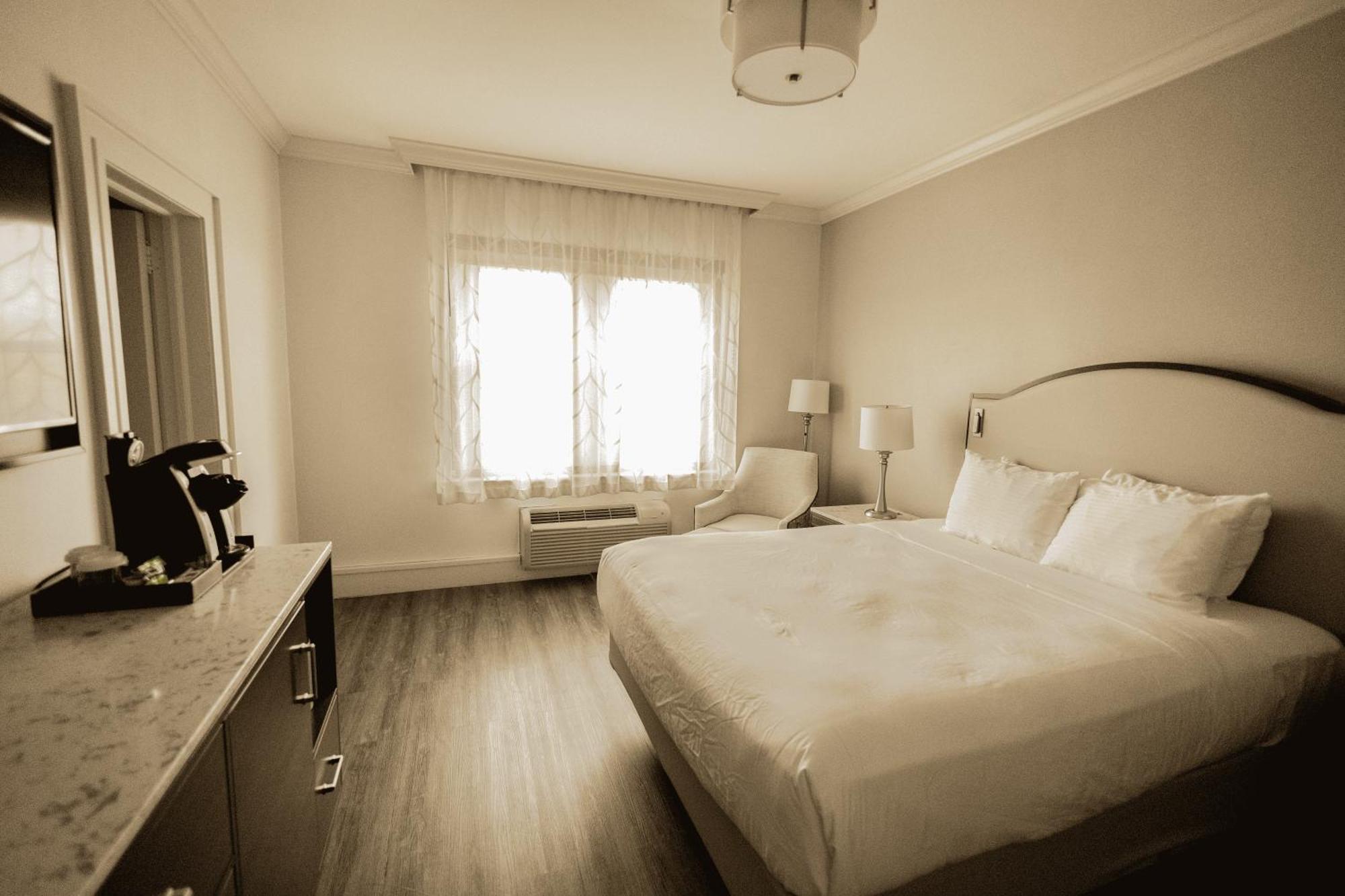 The Albion Summit Hotel Екстериор снимка