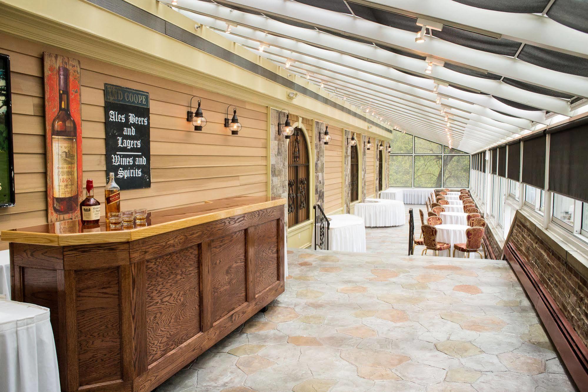 The Albion Summit Hotel Екстериор снимка